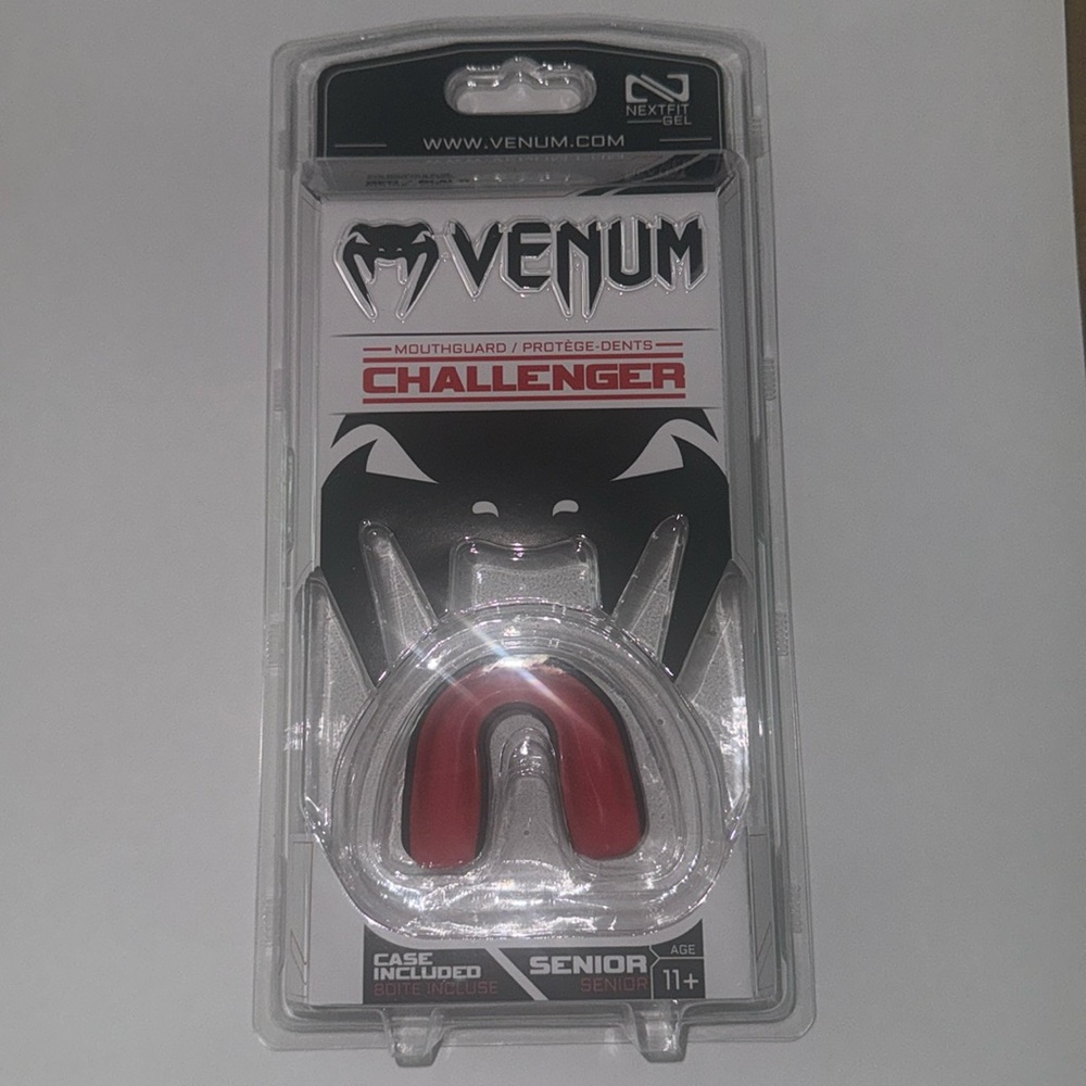 Venum Challenger mouth guard NIB